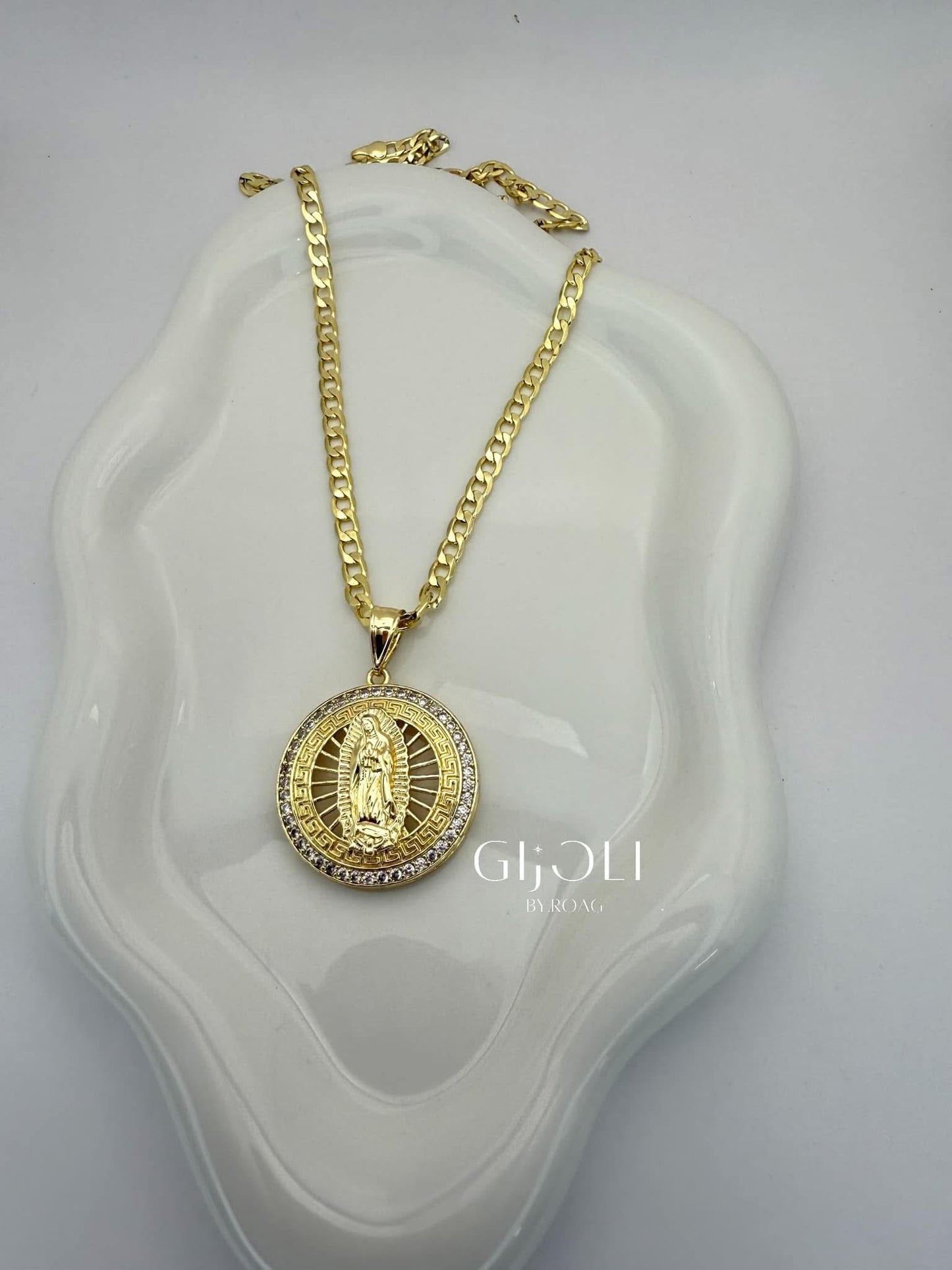 Cadena virgen María