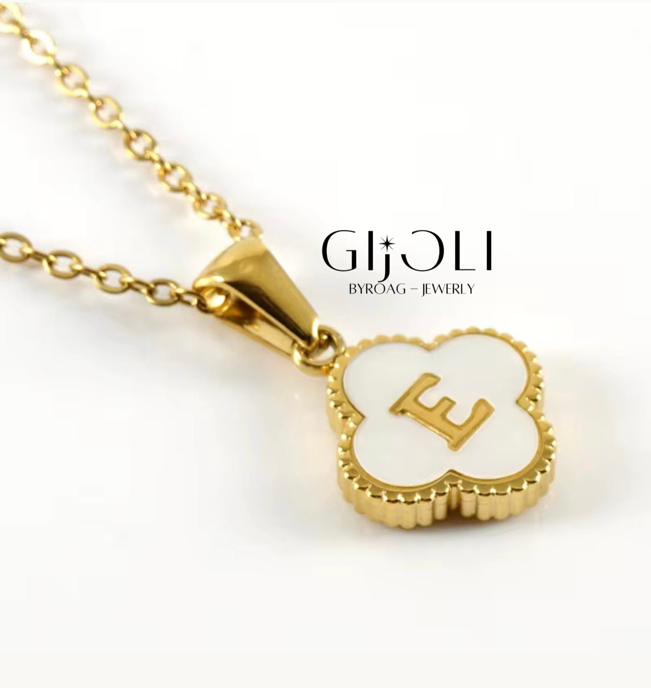 Inicial clover