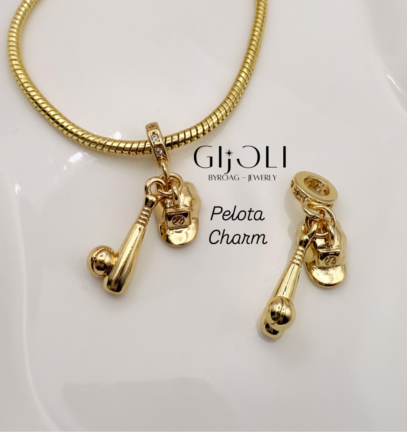 Pelota charm
