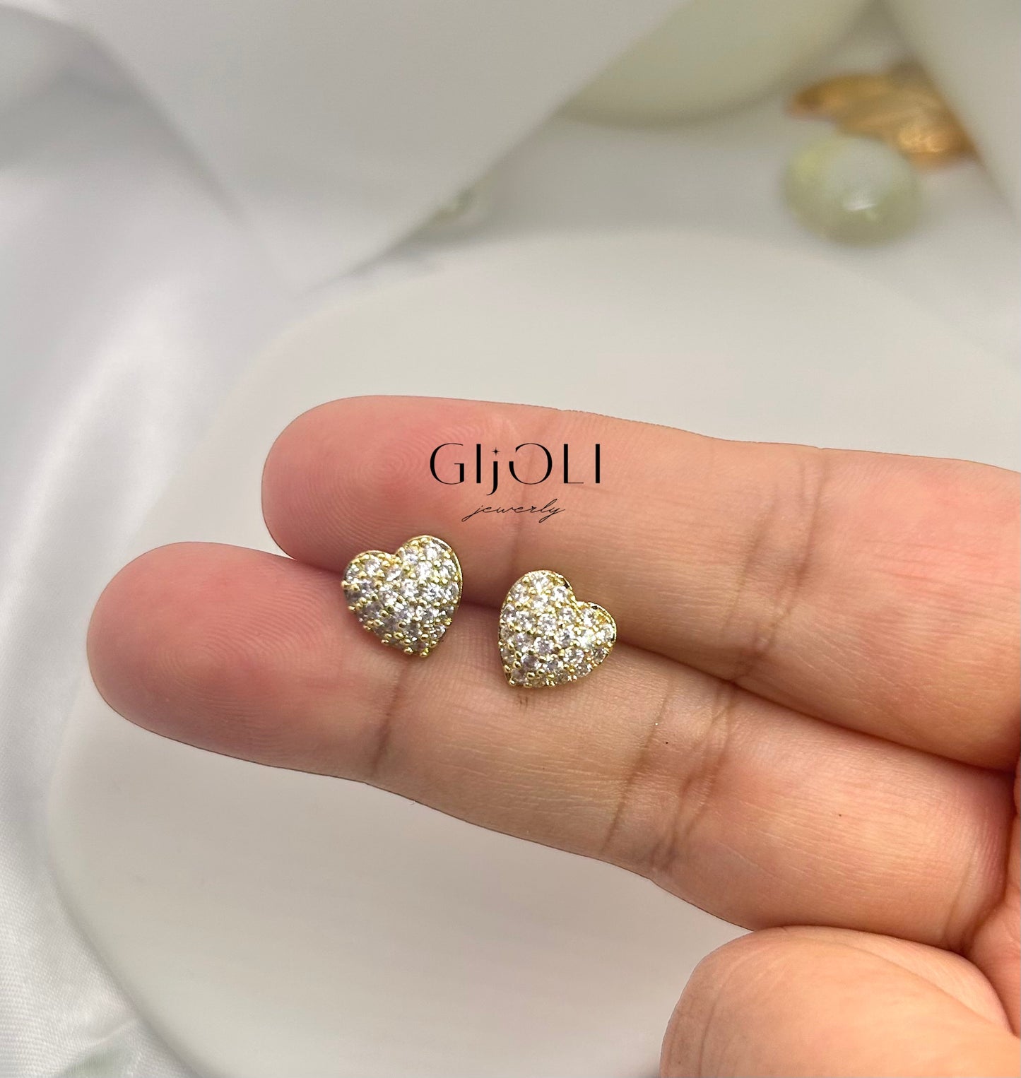 Aretes corazón diamantado