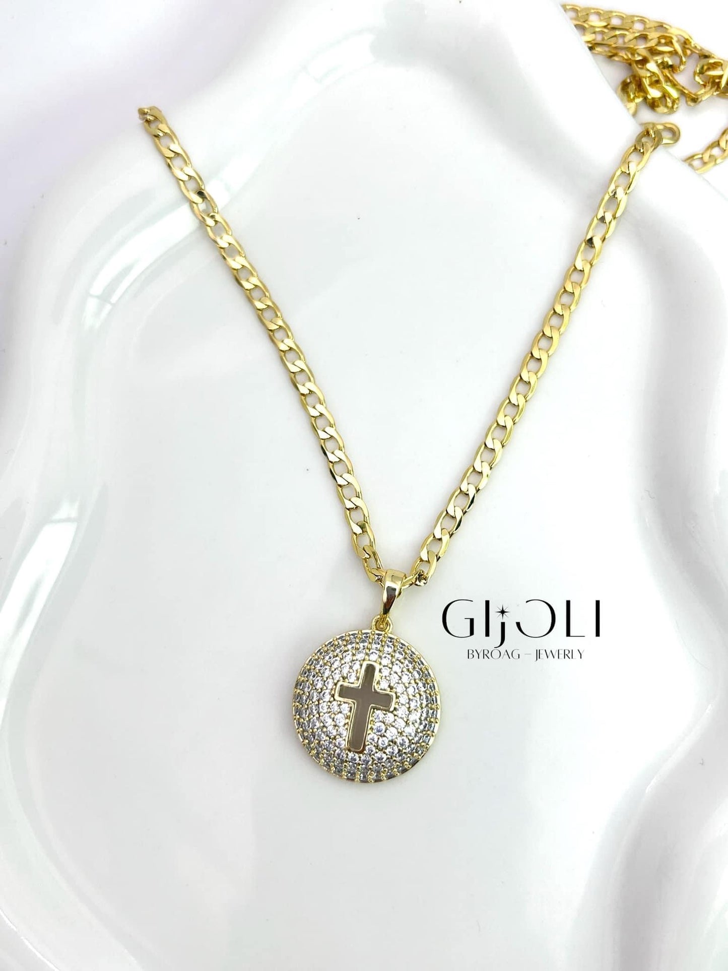 Medalla Cruz chain