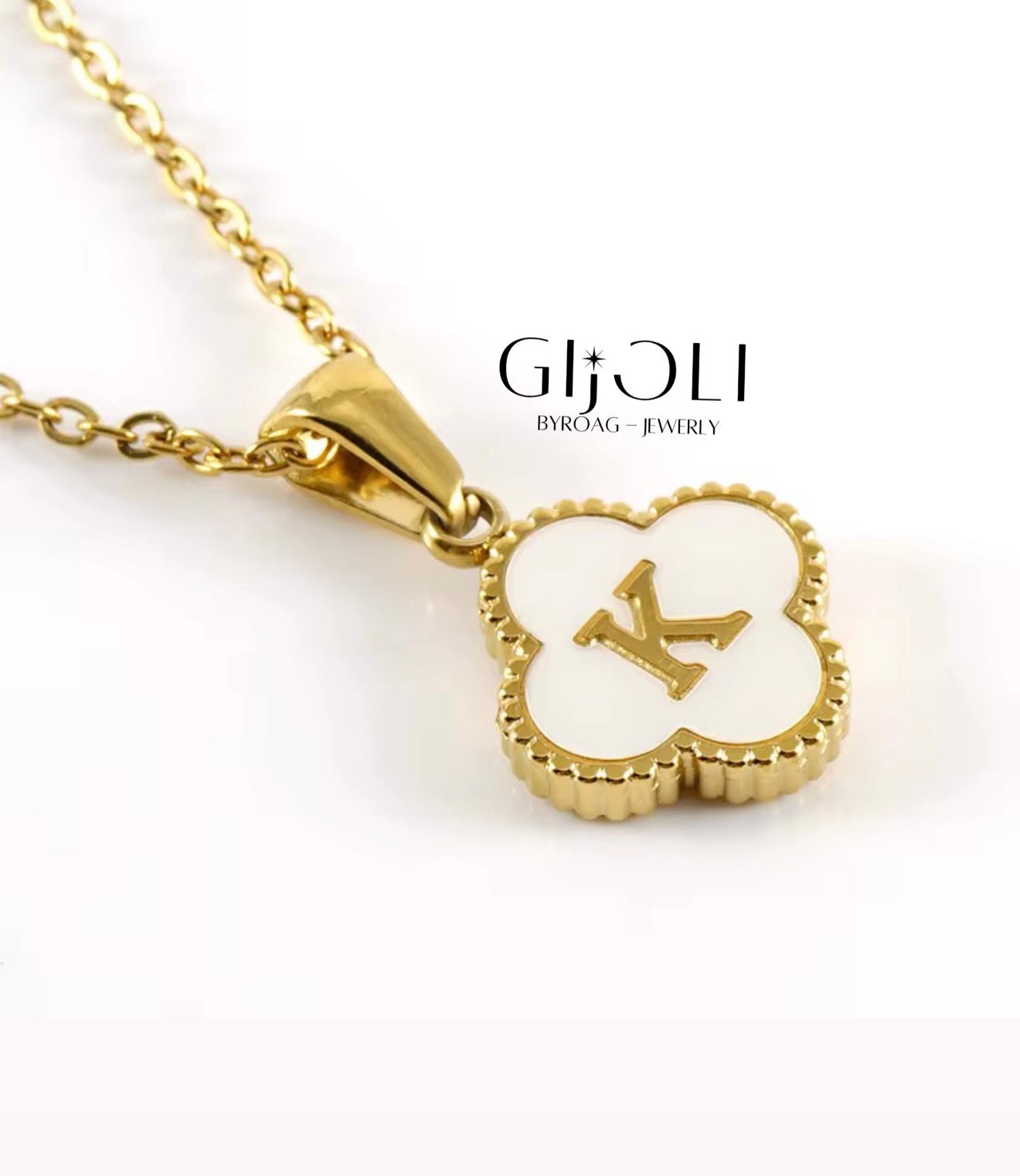 Inicial clover