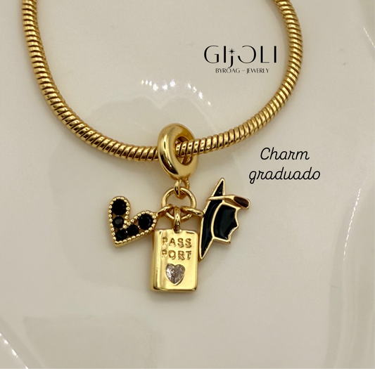Graduado charm