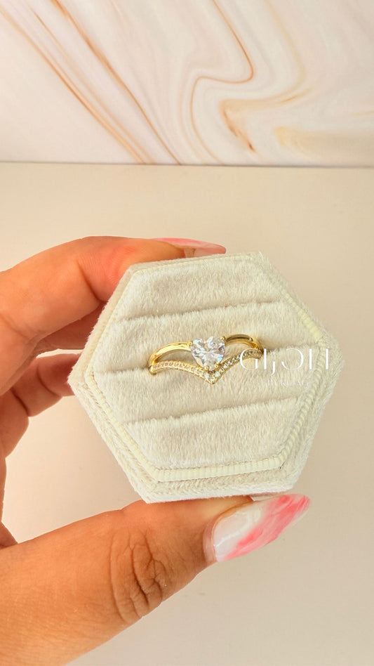 Tiara ring