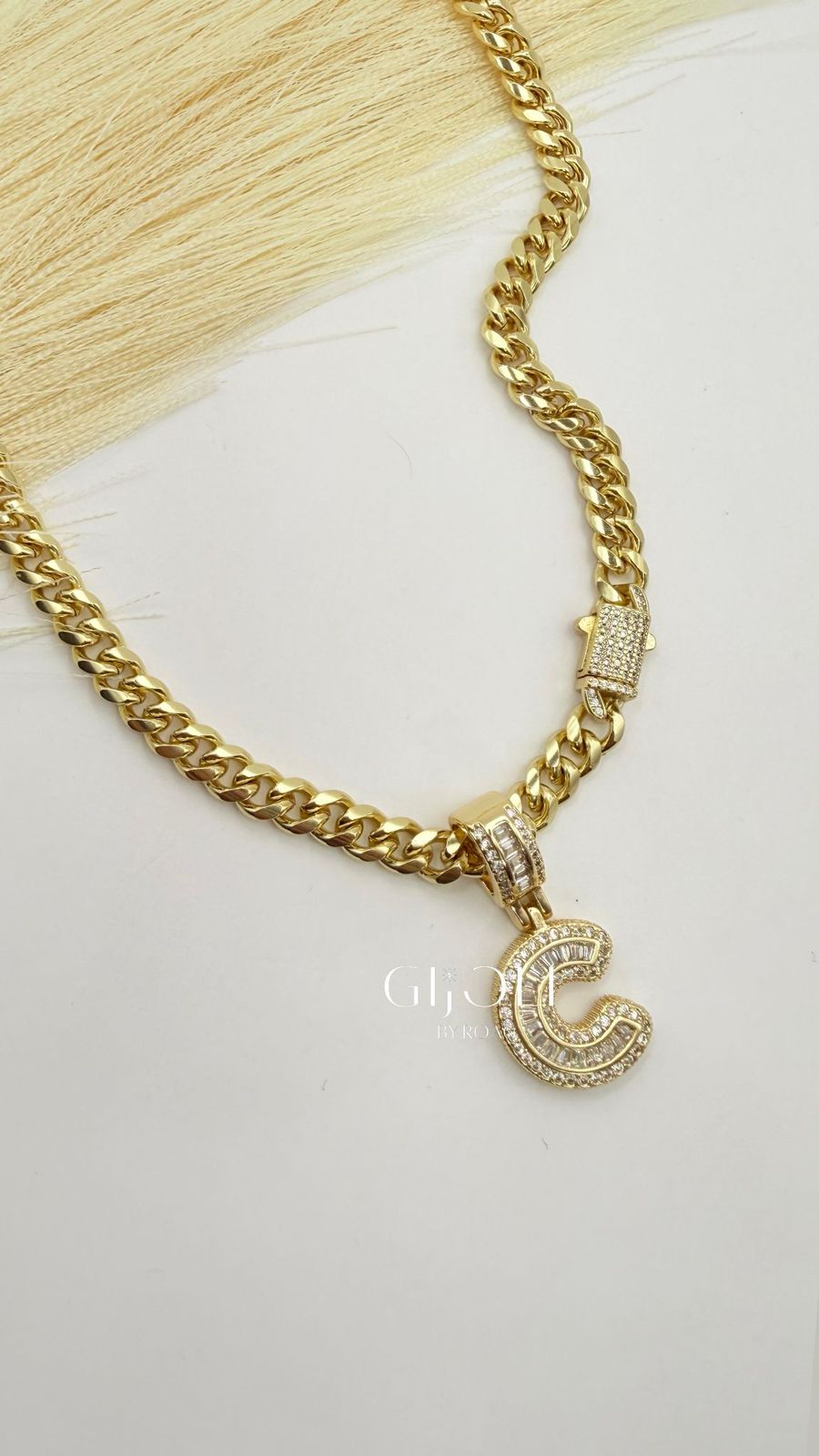 Cadena Mónaco + Inicial cristal