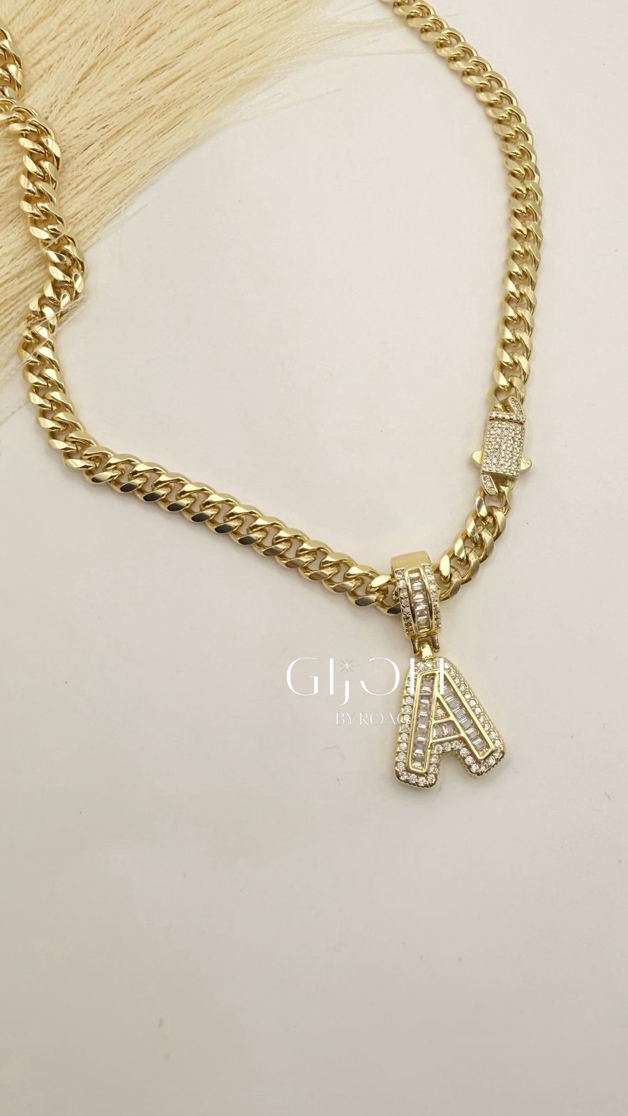 Cadena Mónaco + Inicial cristal