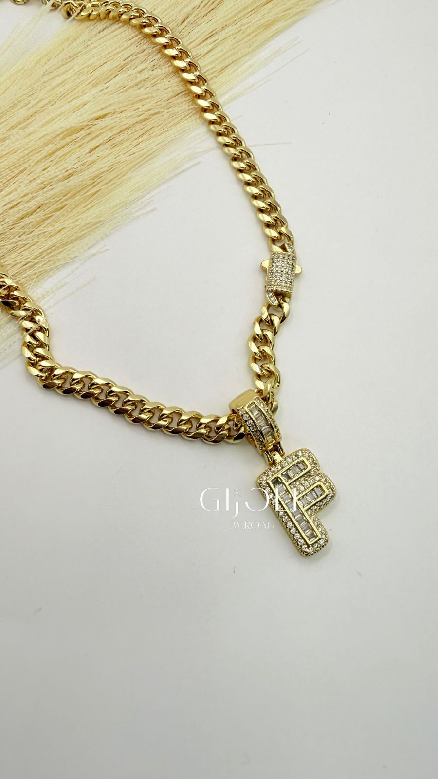 Cadena Mónaco + Inicial cristal