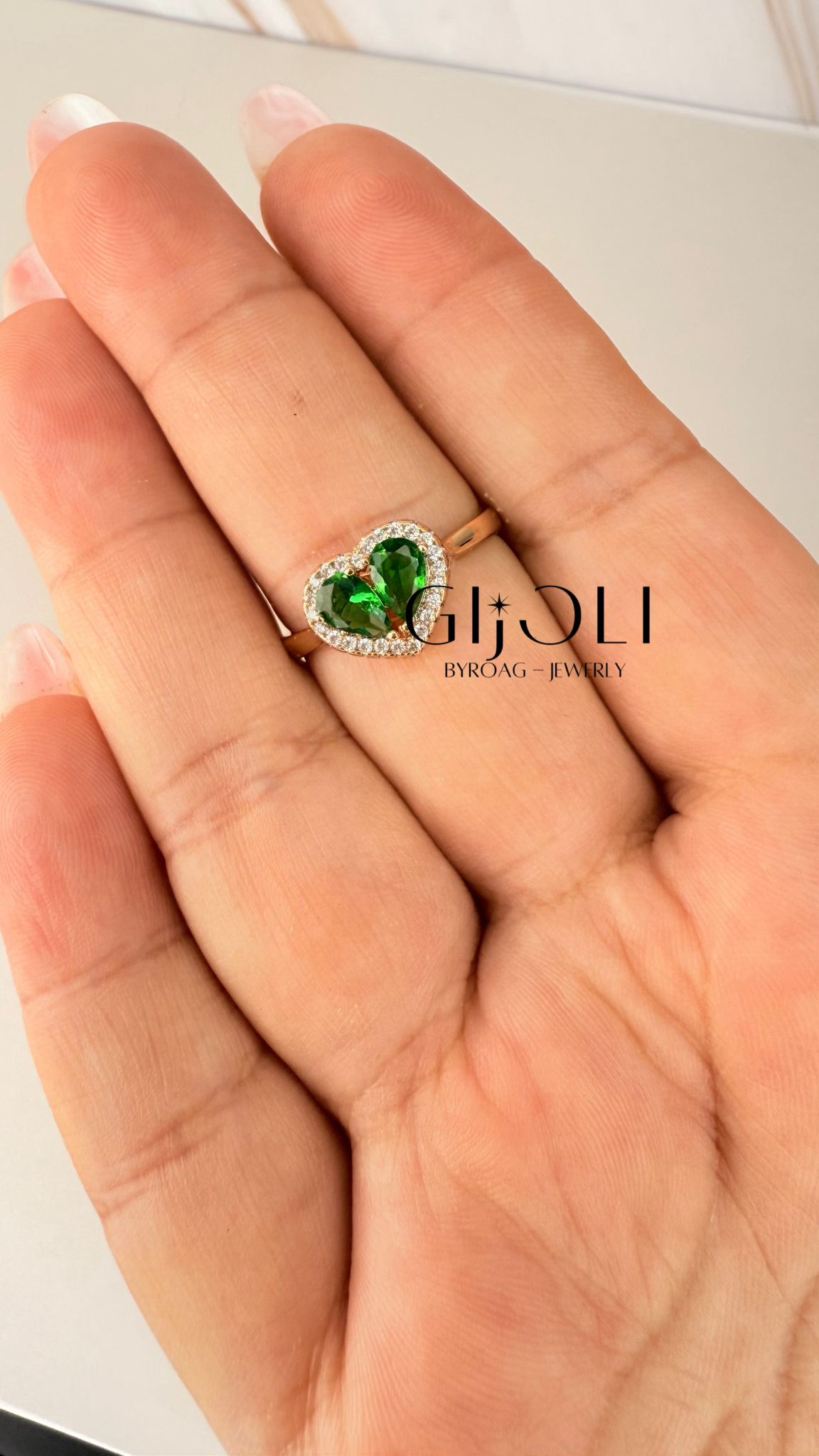 Anillo esmeralda